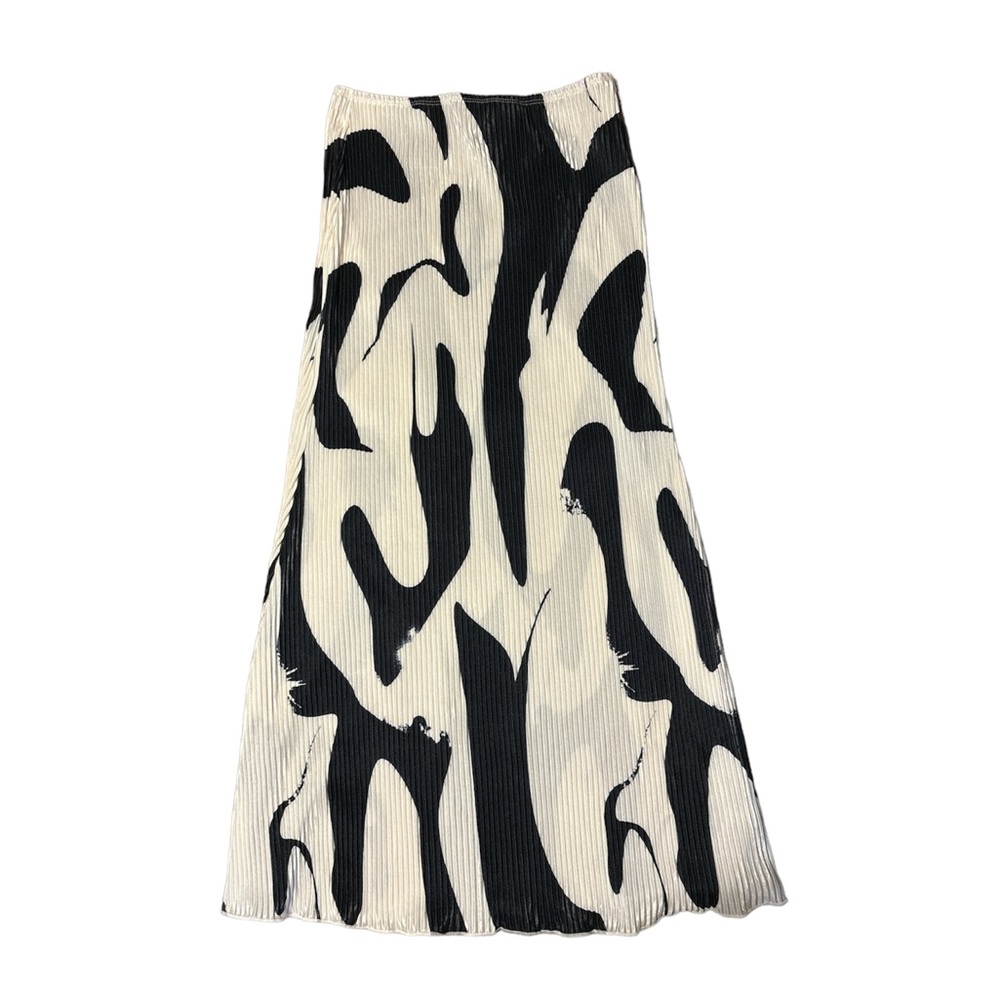 Pleated Long Skirt